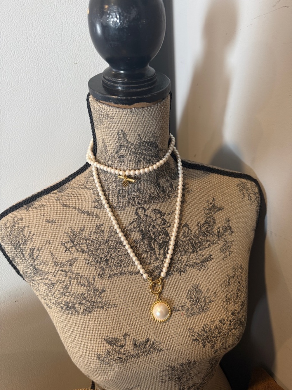 Talbots Pearl Stretch Bracelet Set in White with Gold Accent